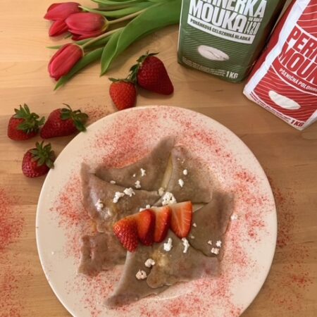 Tatarčené pirohy s tvarohovo-jahodovou plnkou