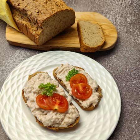 Tuniaková nátierka s olivami