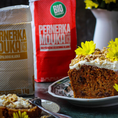 Mrkvový chlebíček so škoricou a hrozienkami