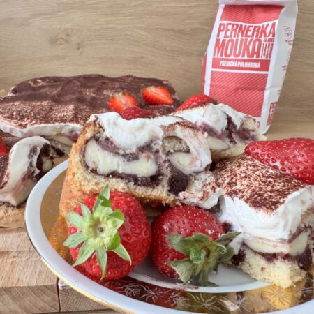 Jahodový koláč s pudingom